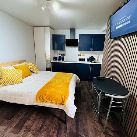Newly Renovated Studio In Center Luton  Zewnętrze zdjęcie