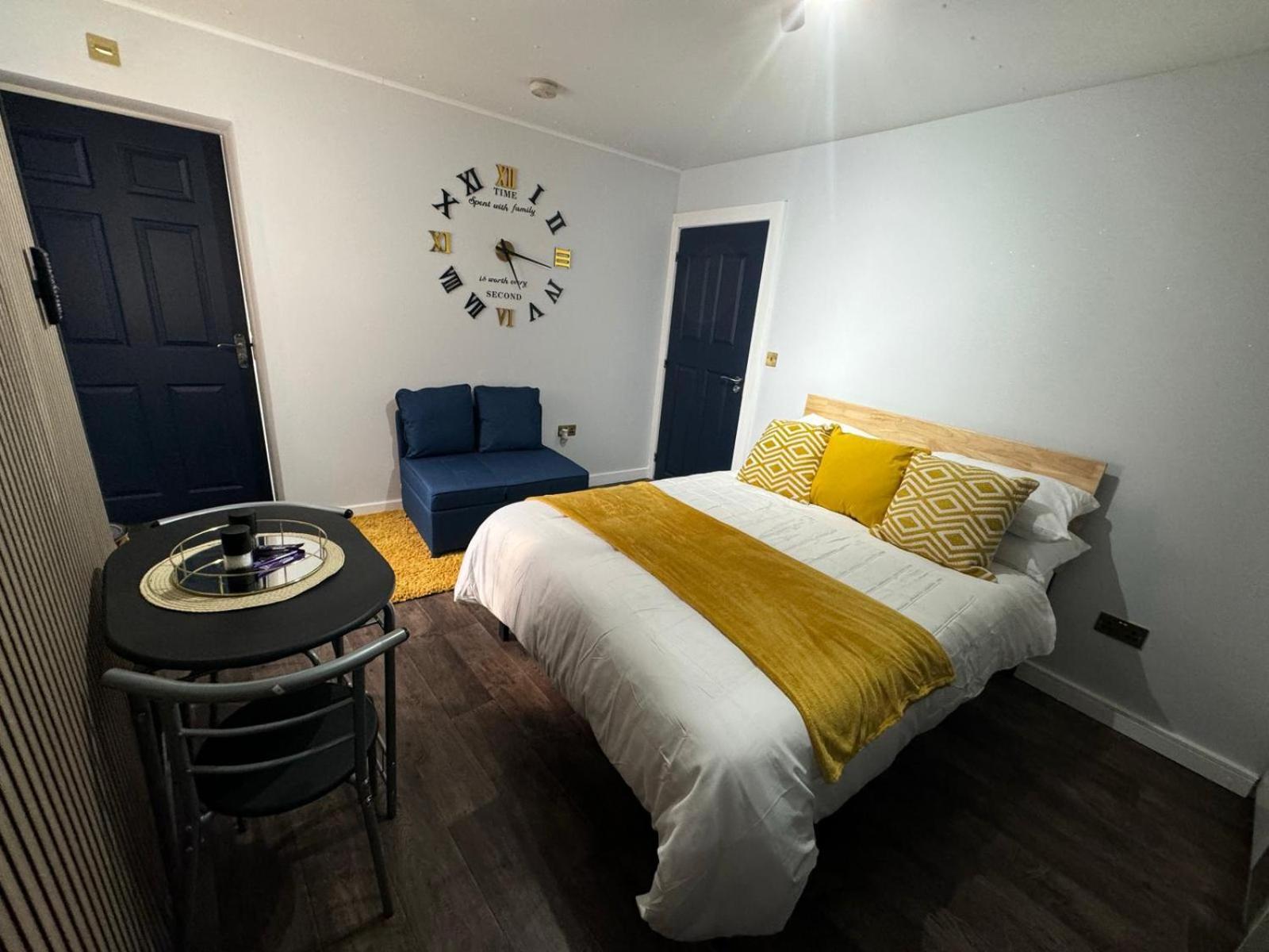 Newly Renovated Studio In Center Luton  Zewnętrze zdjęcie